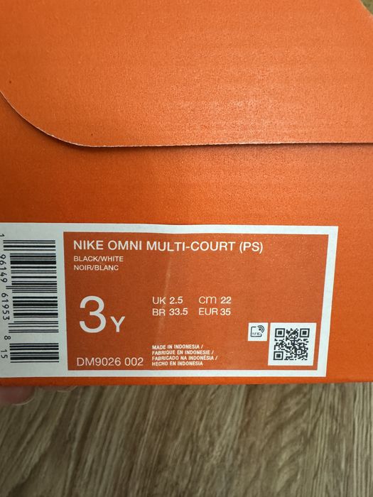 Продам детские кроссовки Nike