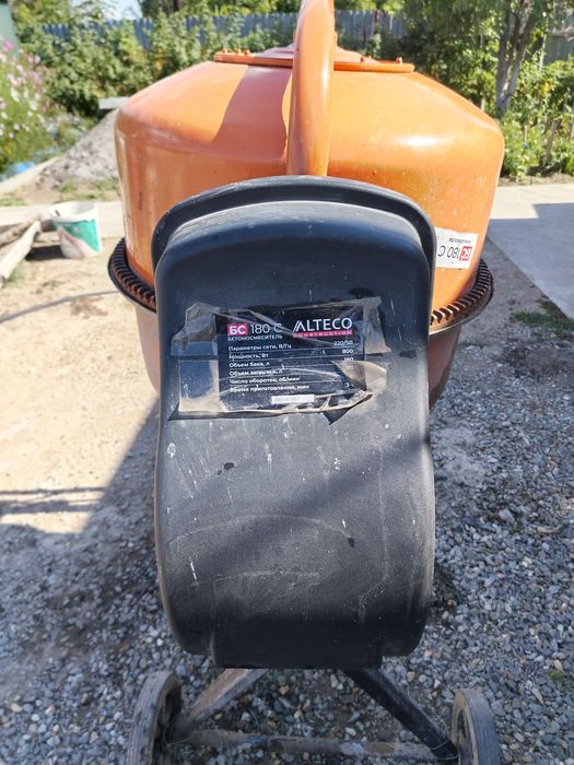 Продам бетономешалку Alteco