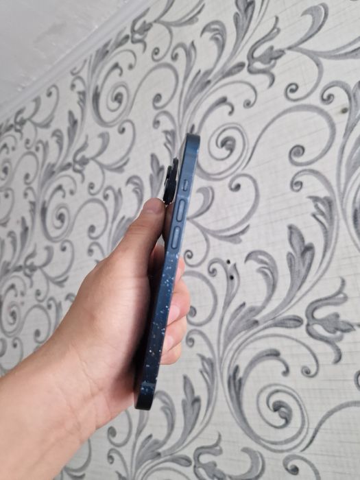 Продам Айфон 14 128