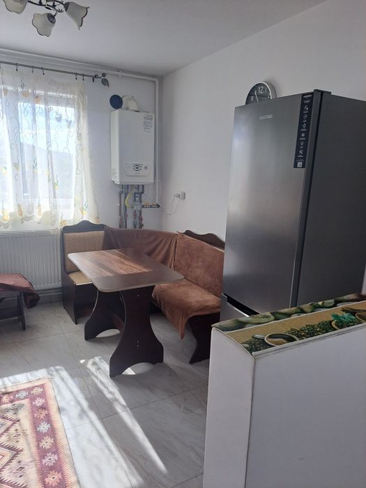 Închiriez  apartament