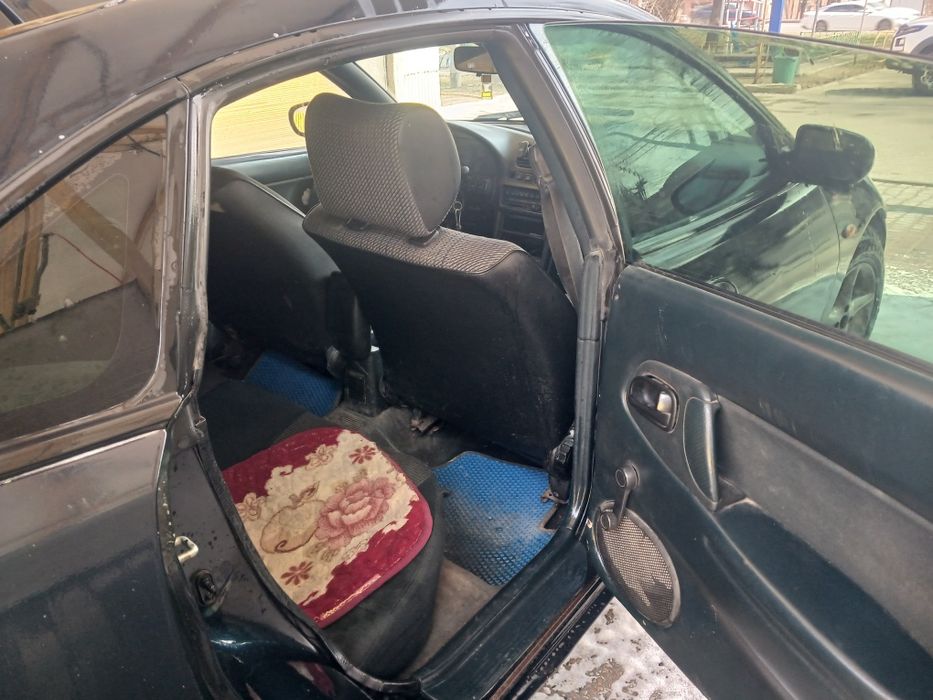 Мазда 323 ва ...