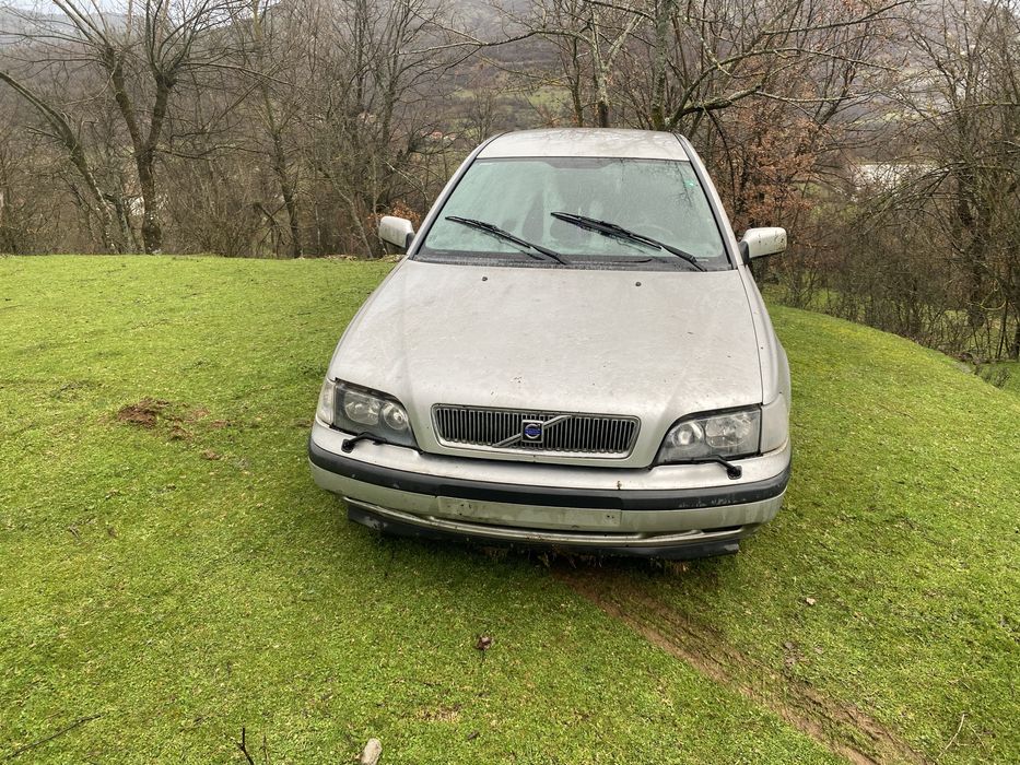 Volvo S40 1.9 115кс колата се продава на части
