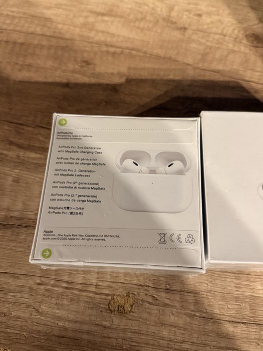 продам новые airpods pro 2