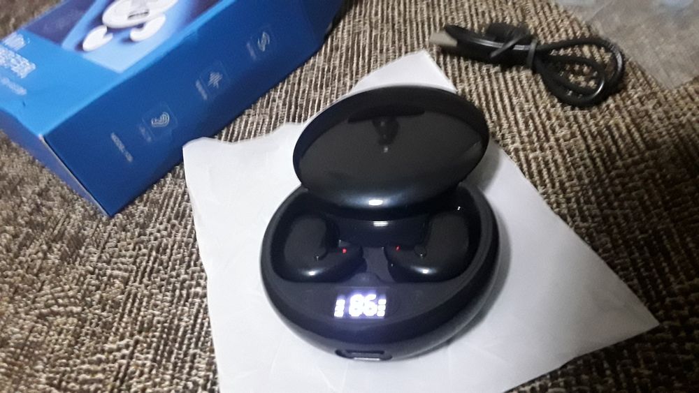 Casti bluetooth discrete in ear & sleep.