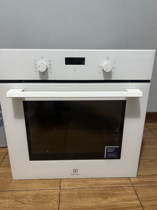 Встраиваемая духовка Electrolux