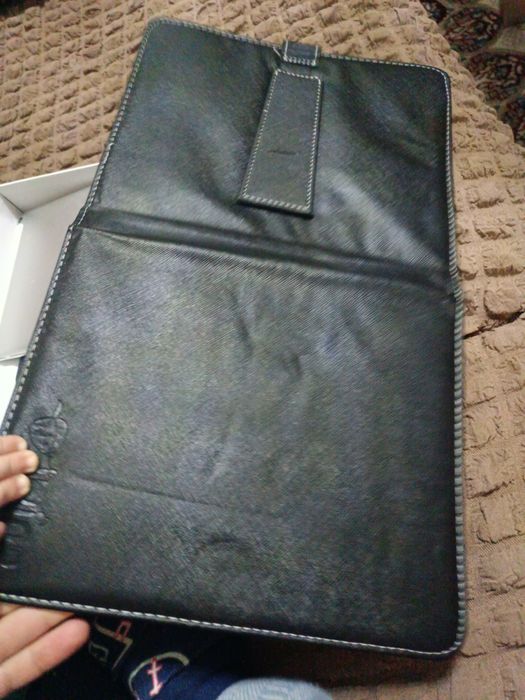 Чехол , клавиатура от планшета в хорошем состоянии