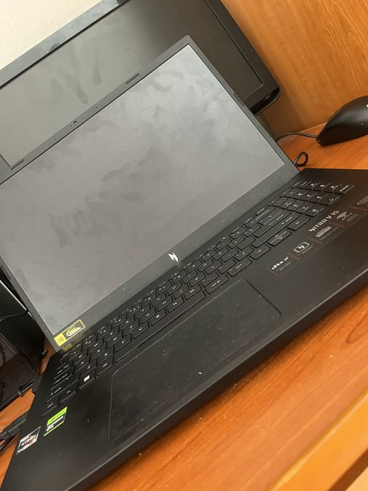 Vand laptop gaming acer nitro rtx 3050 1900 lei negociabil (descriere)