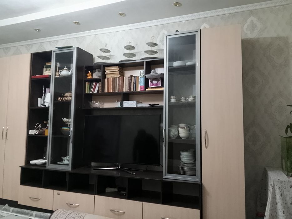 Продается Сервант стенка