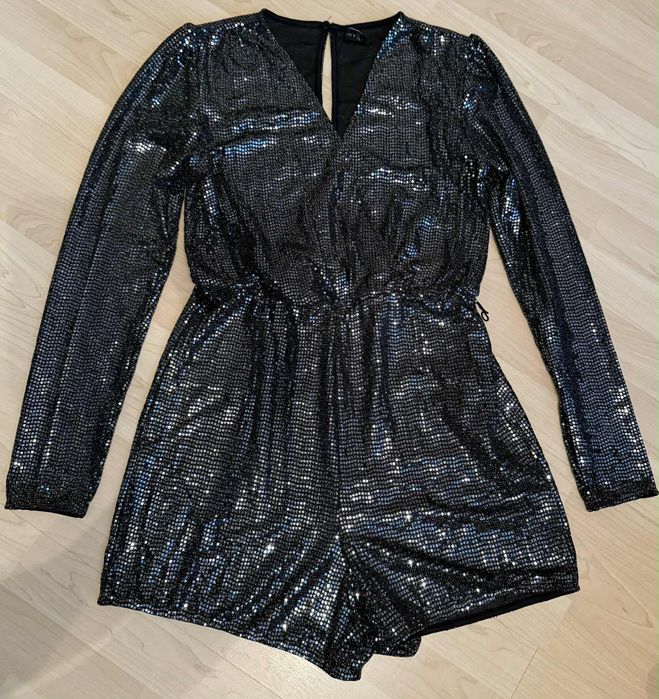 Блестящи и пайетени рокли