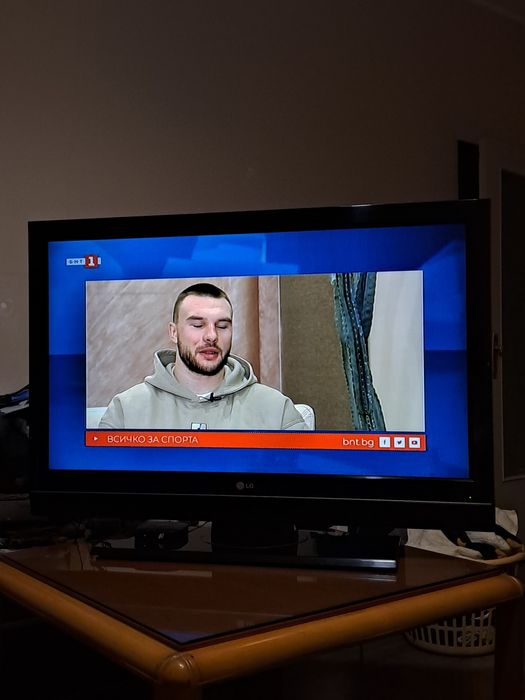 Телевизор LG 42' LCD