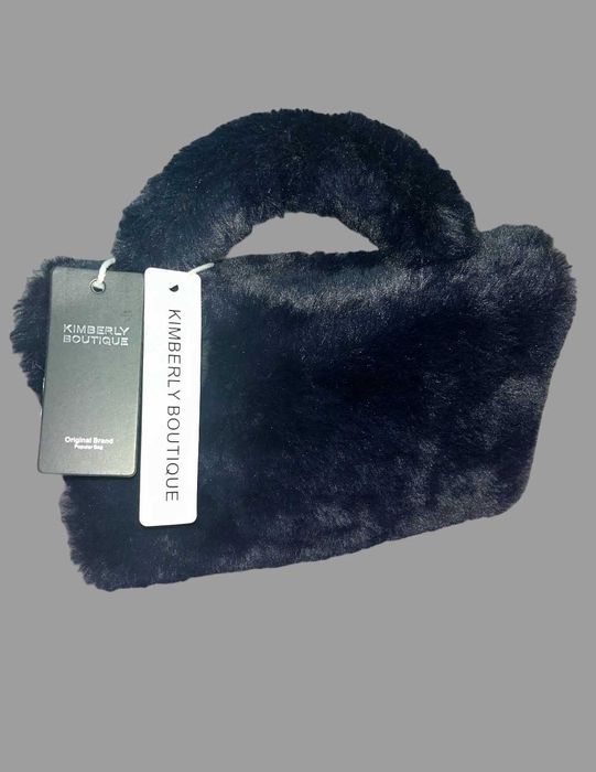 Малка дамска чантичка