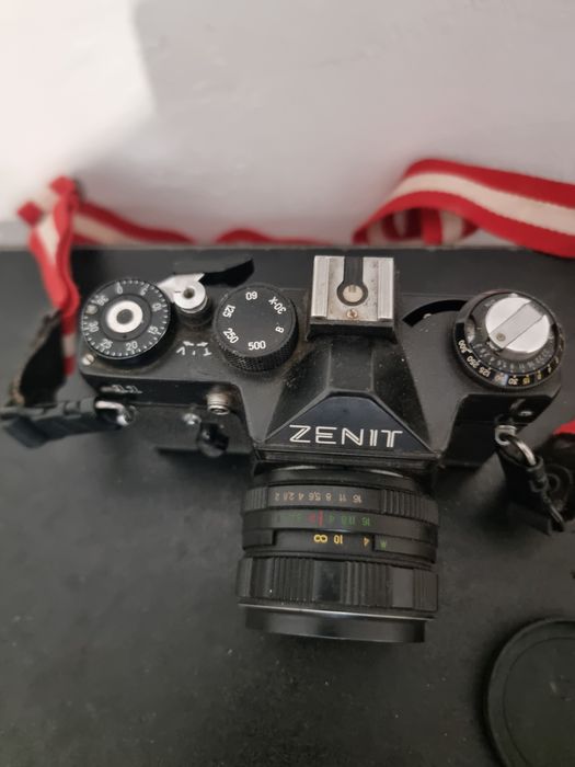 Aparat foto Zenit 11 echipat cu obiectiv Helios-44M-4 2/58