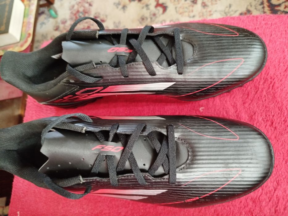 Обувки за футбол Adidas F50