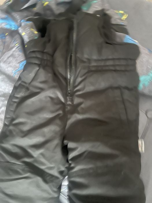 продается куртка с комбинезоном
