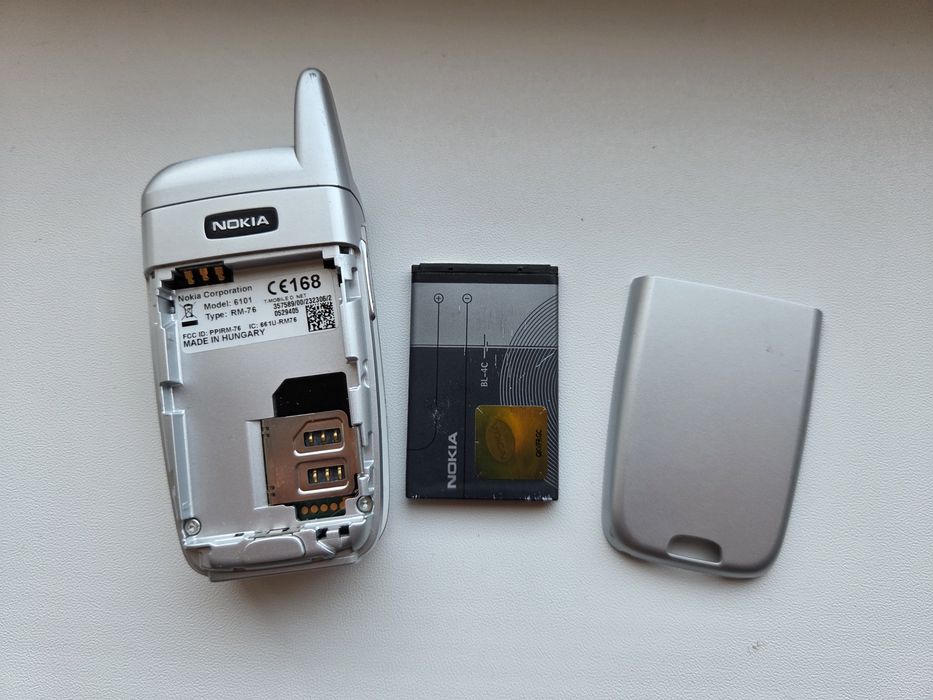 Nokia 6101 cu clapeta