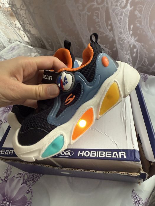 кроссовки детские светящиеся