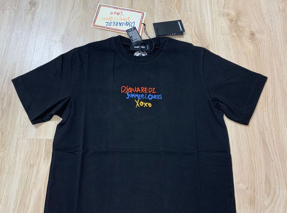 Нови мъжки тениски Dsquared налични с етикети