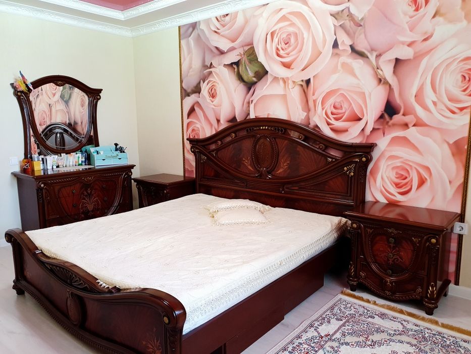 Продам спальный гарнитур