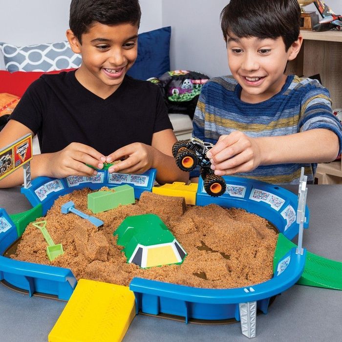 Monster Jam Metal Truck Max-D Dirt Arena Playset Nisip Kinetic Sand
