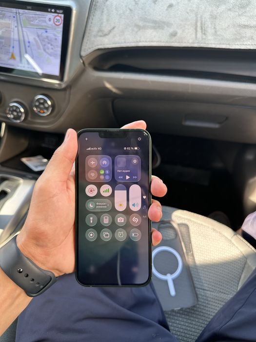 продам IPHONE 13