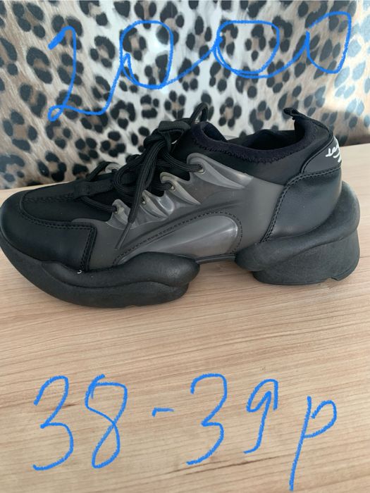 Обувь новая женская……..