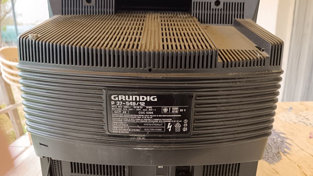 Телевизор samsung LCD 32 инча