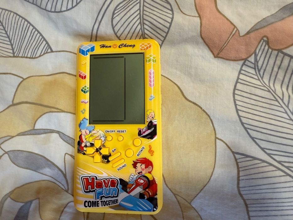 Тетрис игрова конзола BonsMar, голям екран 4.1 инча, Жълт цвят, 8x16см