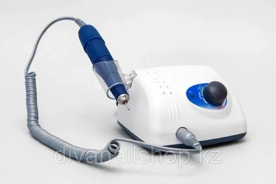 Маникюрный столик