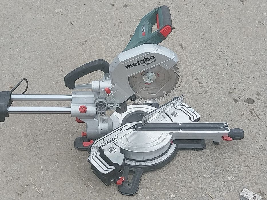 Circular cu taiere la unghi METABO  KGS  216 M , nou