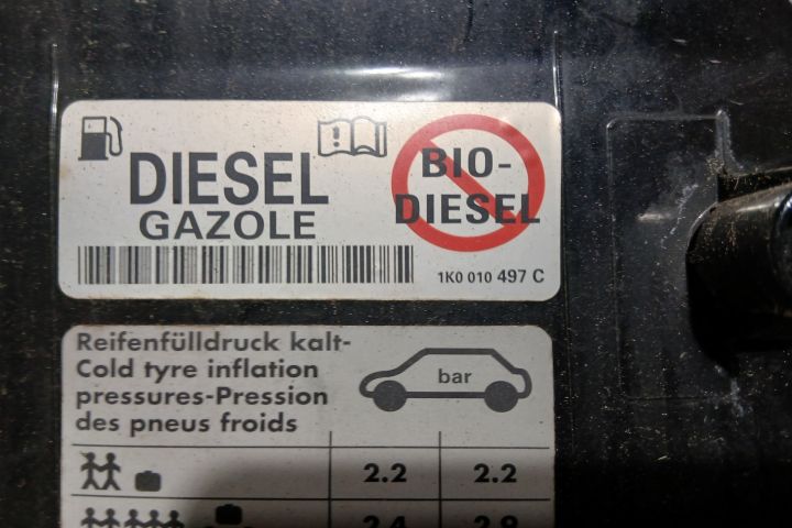 Usita rezervor 1K9809857 1K0010497C 1K9809857 1K0010497C Volkswagen V