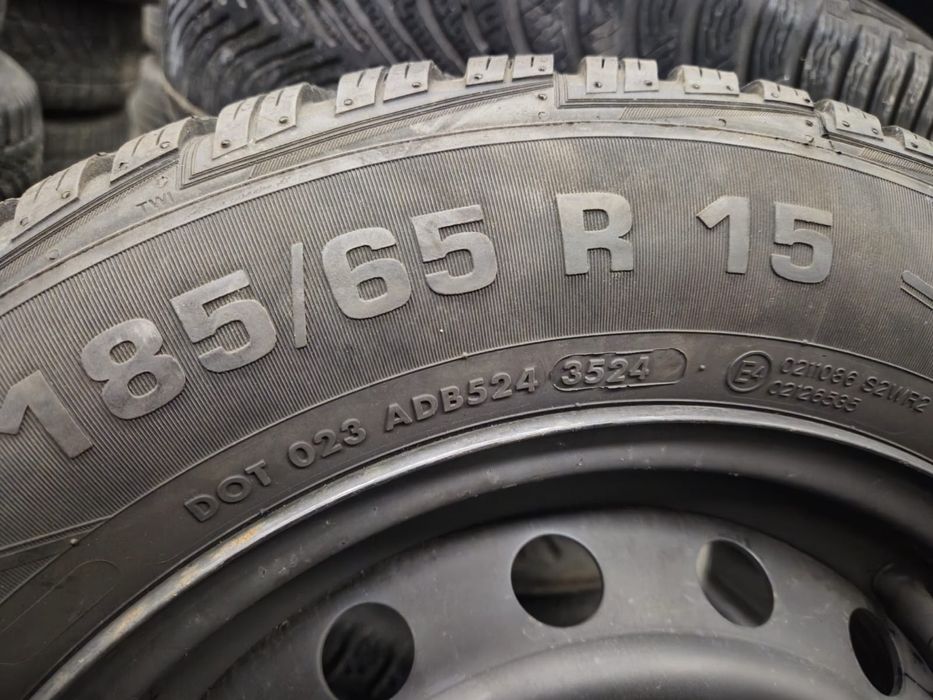 2 anvelope iarna Vredestein 185 65 15 ca și noi