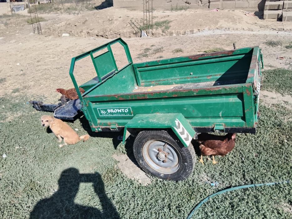 Vând remorcă  multucultor