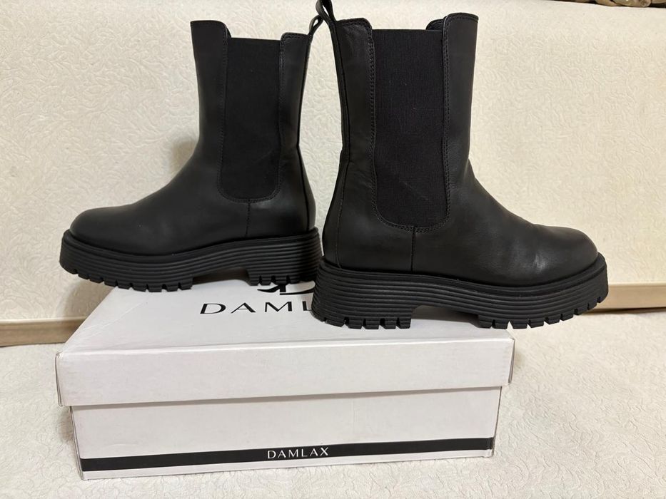 Продаются ботинки