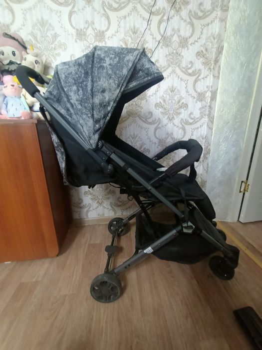 Продам детскую  коляску
