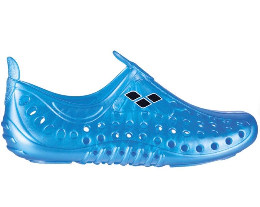 Arena аква обувки