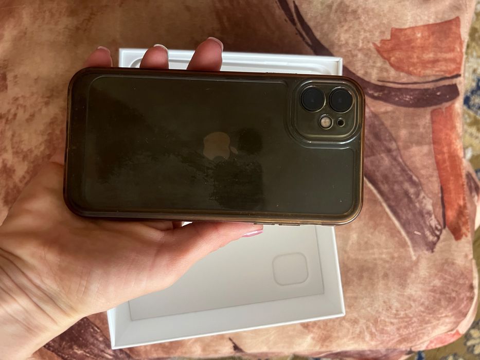 Телефон iPhone 11 128