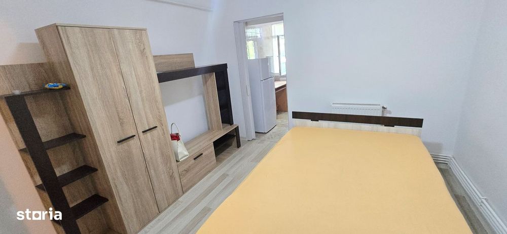 Garsoniera, centrala termica, tamplarie PVC, bucatarie mare, Galata