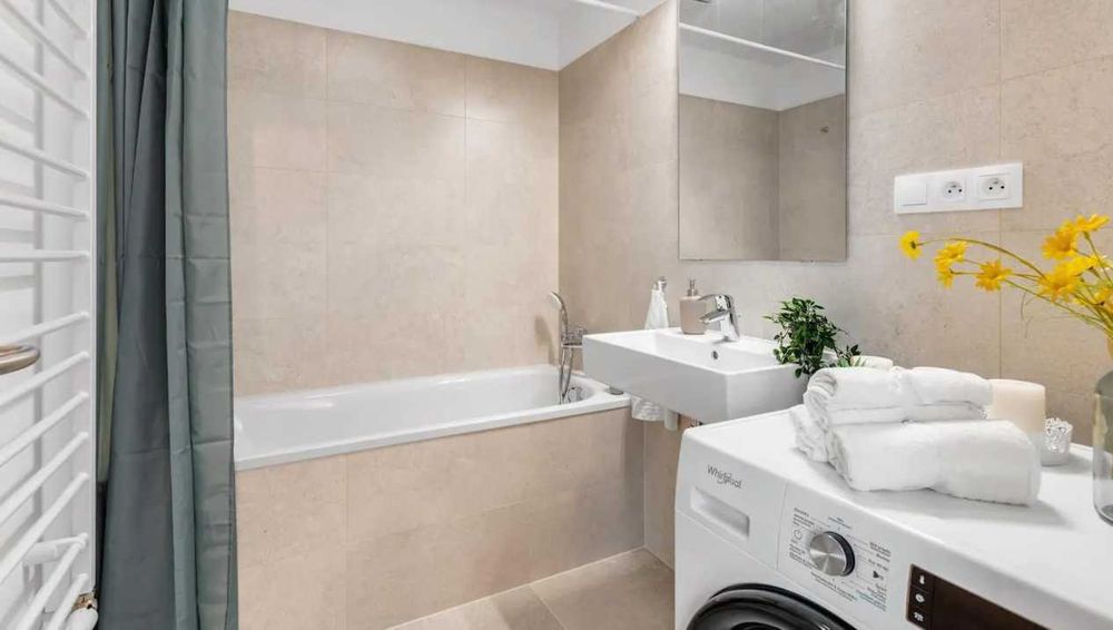 Дава се под наем Двустаен апартамент в Пловдив, Център - 61 кв.м за 290.7 € - Снимка #3