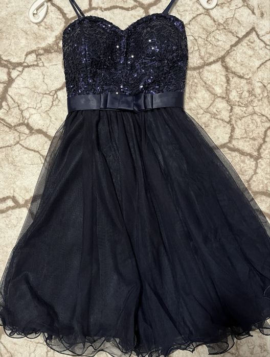 Официална рокля