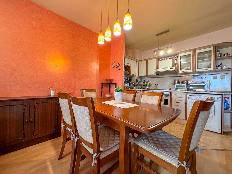 Продава се Тристаен апартамент в Бургас, Лазур - 104 кв.м за 2068 €/кв.м - Снимка #4