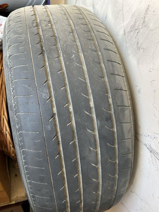 Продам 1 штук шины