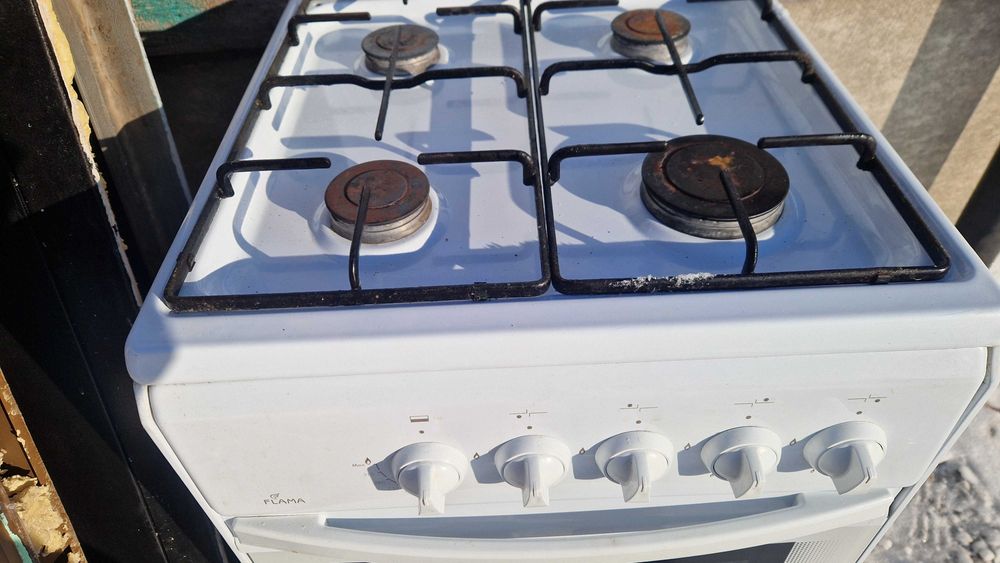 Продам газовую плиту