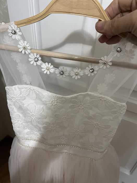 Продам платья все 3 за 15.000