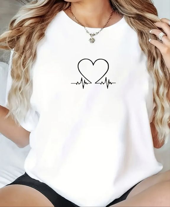 Футболки женские