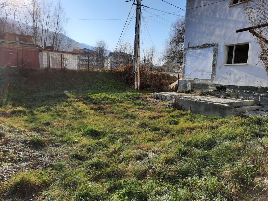 Vând teren intravilan Bicaz– utilități + acces bun