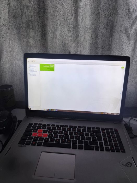 Vand Laptop Gaming i7 7700hq 16 RAM 1060 6gb