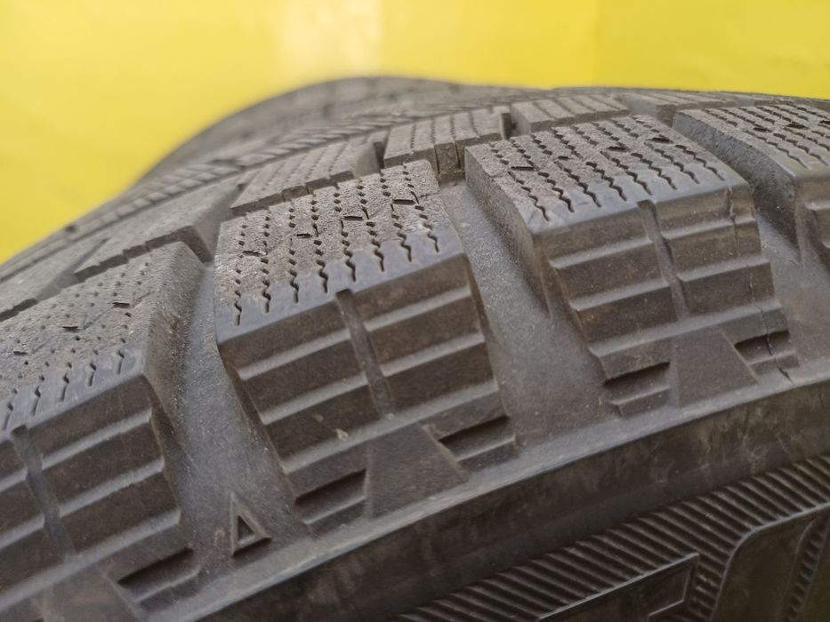 Шины 215 60 R16 BRIDGESTONE комплект