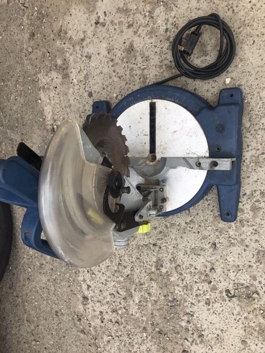 Fierăstrău Basculant Challenge Exteme MODEL BMS210A 8" 1500w Germania
