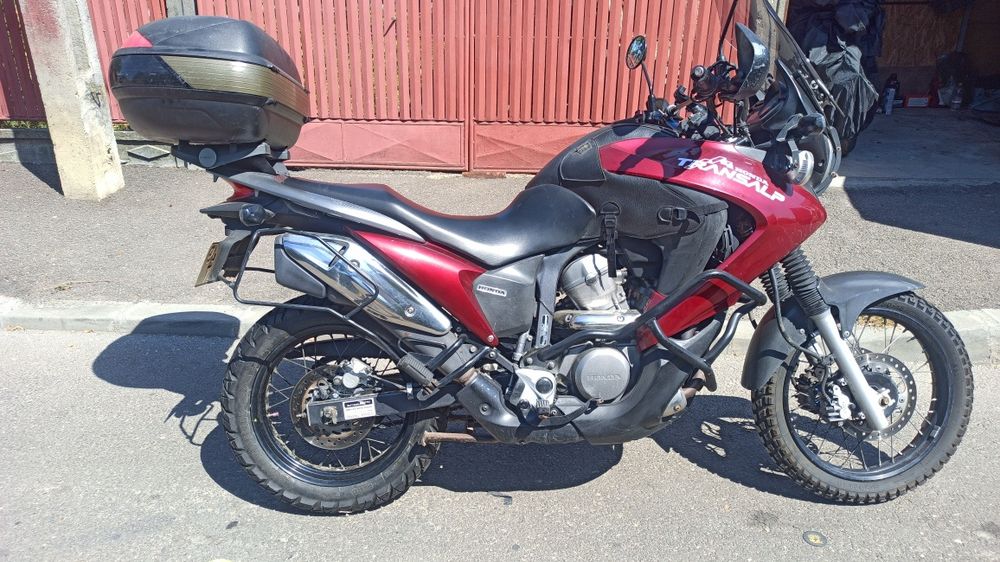 Vând motociclet Honda Transalp XL 700