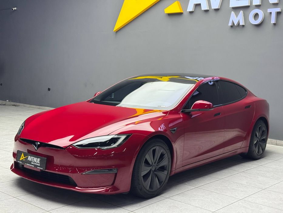 Продается Tesla Model S Plaid